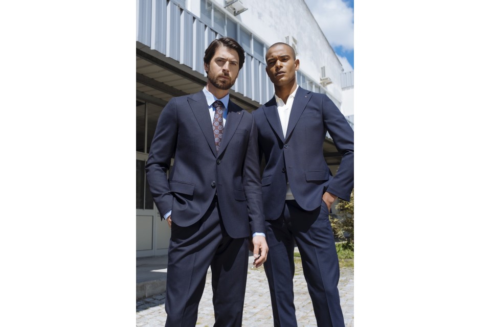 Vestu�rio de Escrit�rio em Transi��o: Eleg�ncia nos Dias Quentes de Setembro