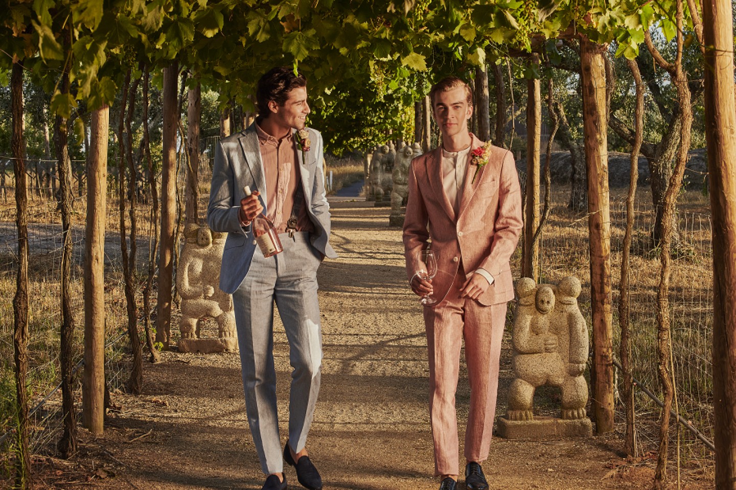 Unique ideas for colourful suits