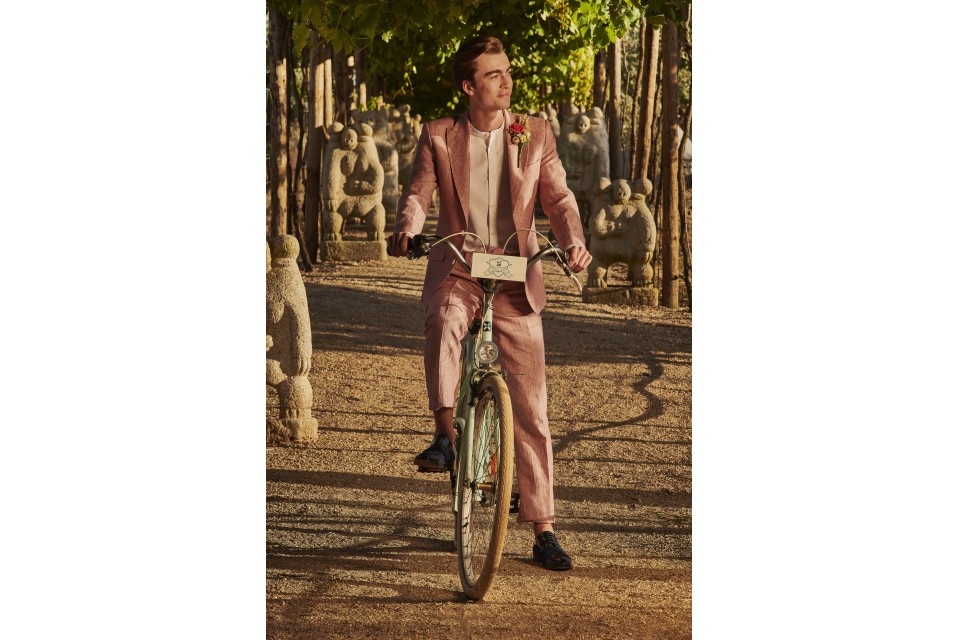 Can a man wear a pink suit? Of course he can!