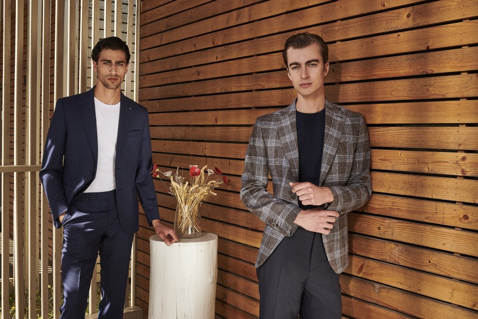 Chocolate flavored. Total look in earth colors